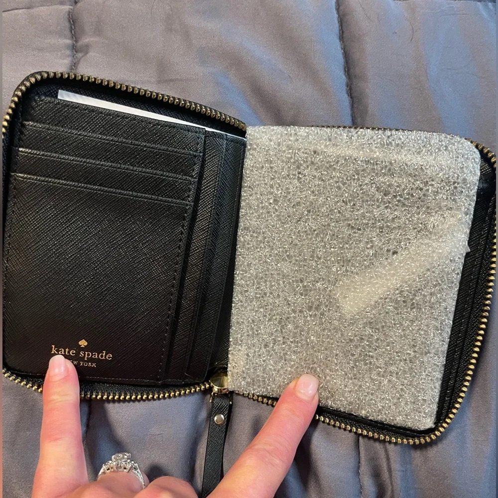 Black Kate Spade Wallet NWT - Picture 5 of 6